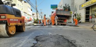 DER e Prefeitura de Nova Venécia começam operação tapa-buracos na Avenida Vitória