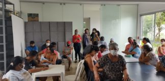 Pacientes do CAPS realizam oficina com tema natalino