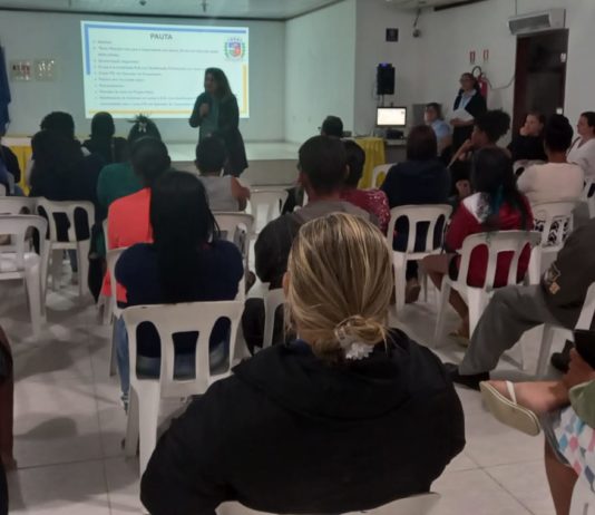 Secretaria de Educação apresenta proposta de implantação da EJA com qualificação profissional