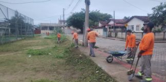 Secretaria de serviços realiza serviço de limpeza em vários bairros do município