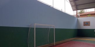 Quadra poliesportiva do Bairro Rúbia recebe manutenção interna