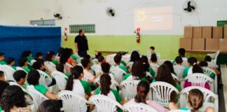 Creas realiza ações nas escolas para conscientizar sobre o combate ao abuso e à exploração sexual de crianças e adolescentes