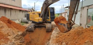 Obras de drenagem e pavimentação avançam no bairro Corpo de Bombeiros em Nova Venécia