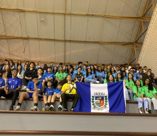 Delegação de Nova Venécia embarca rumo à Final Estadual Infantil dos Jogos Escolares do Espírito Santo
