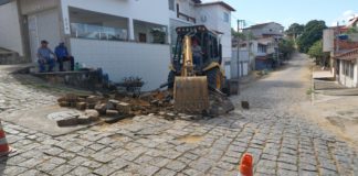 Prefeitura de Nova Venécia realiza reparos no calçamento nos bairros Municipal II e Bela Vista