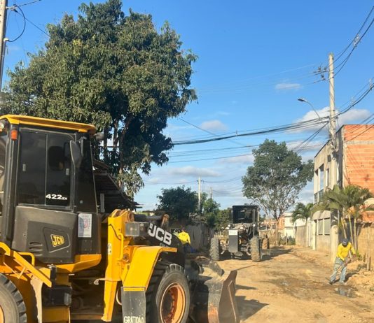 Secretaria de Obras realiza manutenção em ruas de Nova Venécia