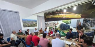 Prefeitura de Nova Venécia se reúne com lideranças religiosas para planejar o Dia do Evangélico