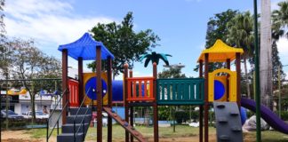 Praças de Nova Venécia ganham novos parquinhos