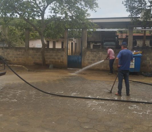 Secretaria de Obras realiza mutirão de limpeza na comunidade do Poção