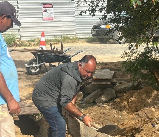 Prefeitura realiza levantamento de meios-fios e rebaixamento de ruas para evitar alagamentos