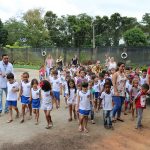 Ciranças durante visita ao viveiro (3)