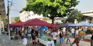 Secretaria de Obras realiza ação de limpeza na Feira Municipal