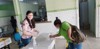 Pais e responsáveis recebem Atividades Pedagógicas Não Presenciais