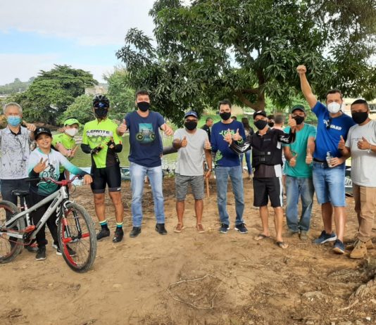 Voluntários participam de mutirão de Limpeza no Rio Cricaré
