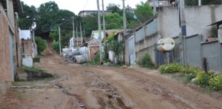 Bairro Alvorada em Nova Venécia recebe serviço de drenagem e pavimentação