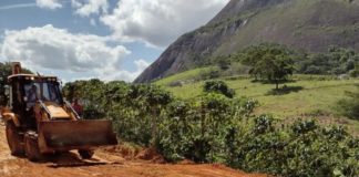 A Secretaria Municipal de Agricultura, continua investindo na manutenção das estradas rurais