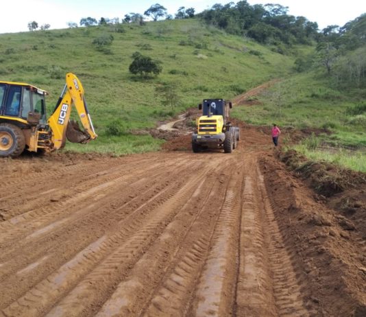Secretaria de Agricultura recupera estradas e realiza serviços de bueiros no interior de Nova Venécia