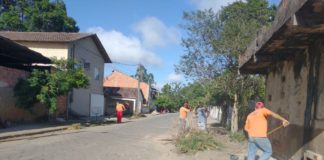 Secretaria de Obras realiza limpeza nos Bairros do município