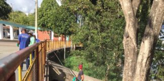 Serviço de Abordagem e Secretaria de Obras realizam limpeza em pontos de concentração da população em situação de rua