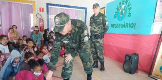 CMEITI Maria Idalina Machado Fiel recebe a Polícia Ambiental e a criançada faz festa