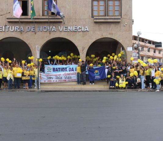 CAPS realiza Passeata de encerramento das ações do Setembro Amarelo