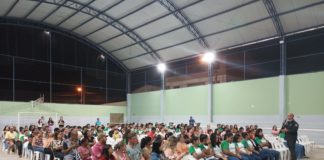 Famílias e estudantes participam de programa Papo de Responsa da Polícia Civil