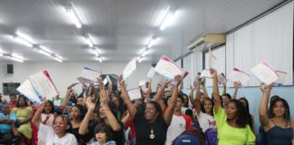 Alunos do QualificarES Nova Venécia recebem certificados em cerimônia