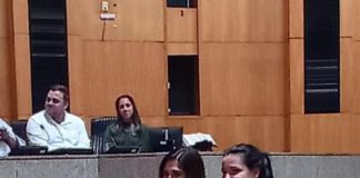 Secretária de Assistência Social de Nova Venécia recebe comenda na Assembleia Legislativa