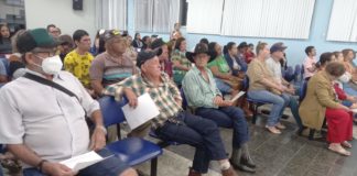 Secretaria de Assistência Social de Nova Venécia entrega títulos de regularização fundiária