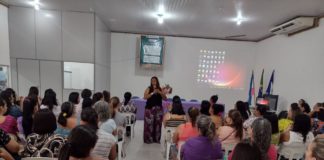 Trabalhadores da educação têm formação com equipe psicossocial da Seme
