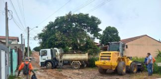 Prefeitura realiza mutirão de limpeza no bairro Aeroporto