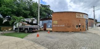 Prefeitura realiza intervenção em imóvel inutilizado na Praça Adélio Lubiana