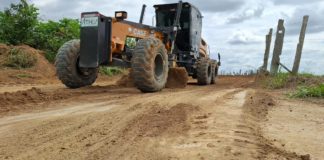 Prefeitura de Nova Venécia recupera estradas rurais e prioriza rotas do transporte escolar