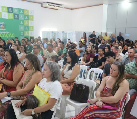 Aprovados no concurso da Prefeitura tomam posse em Nova Venécia