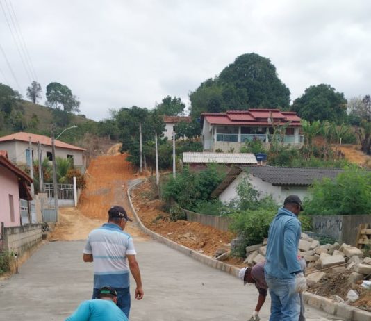 Prefeitura realiza obra de pavimentação na comunidade de Cedrolândia