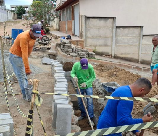 Prefeitura realiza obras para acabar com alagamentos na Rua Alfa 9 no bairro São Cristóvão