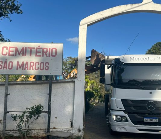 Prefeitura realiza mutirão de limpeza no Cemitério São Marcos