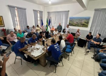 Prefeitura anuncia abono de R$ 1.000 para os servidores municipais