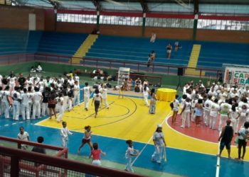 Capoeira e literatura atraem centenas de pessoas ao Ginásio do Cricaré em Nova Venécia