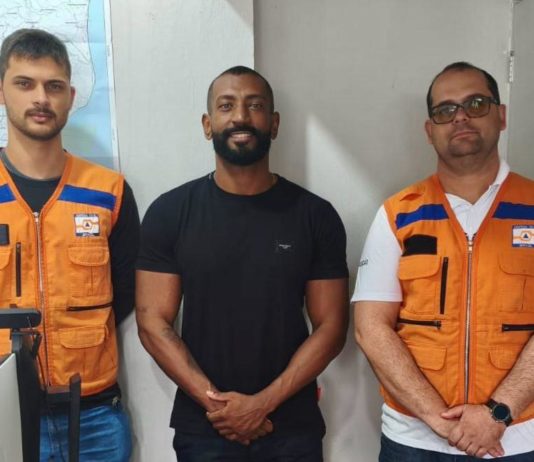 Defesa Civil de Nova Venécia se reúne com hidrólogo para discutir atualização de áreas de risco e monitoramento do Rio Cricaré