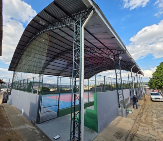 Quadra poliesportiva do Bairro Bonfim recebe reforma geral